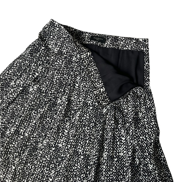 Talbots Black White Patterned Pleated Silky Knee Length Full Mini Skirt SizeMP - Picture 5 of 15